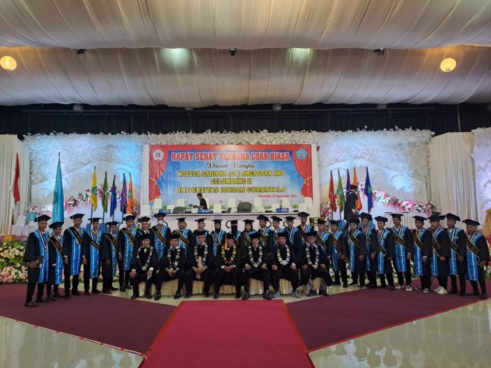 wisuda teknik 2